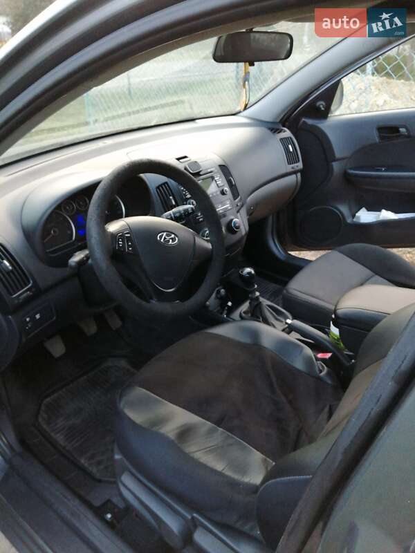 Хэтчбек Hyundai i30 2007 в Гоще