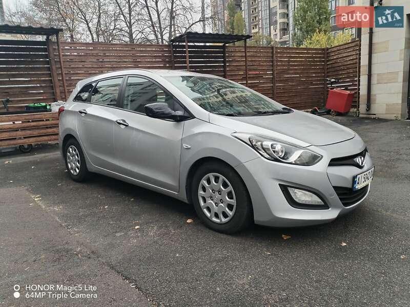 Универсал Hyundai i30 2012 в Белой Церкви