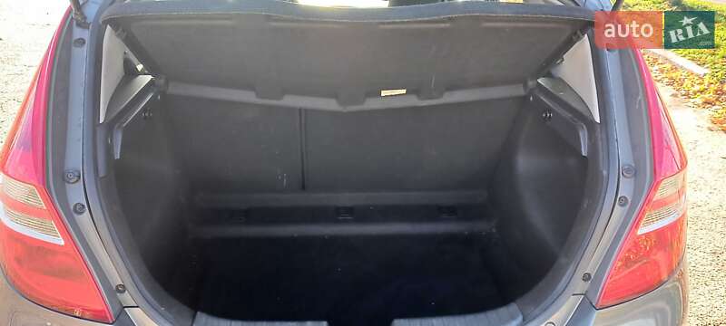 Хэтчбек Hyundai i30 2009 в Владимире