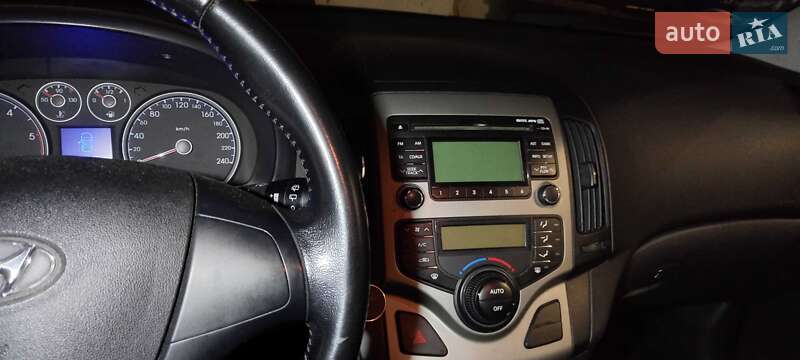 Хэтчбек Hyundai i30 2009 в Владимире