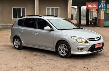 Универсал Hyundai i30 2010 в Калуше