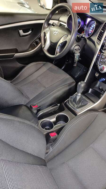 Хэтчбек Hyundai i30 2013 в Львове