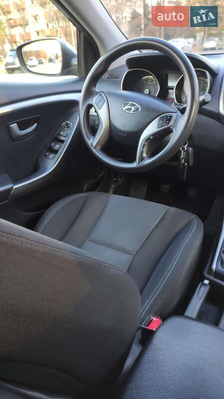 Хэтчбек Hyundai i30 2013 в Львове
