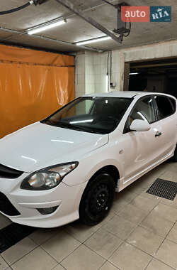 Хетчбек Hyundai i30 2010 в Києві