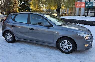 Хэтчбек Hyundai i30 2011 в Тернополе