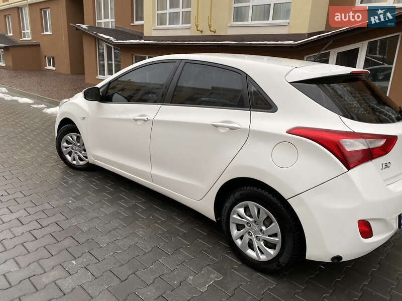 Хэтчбек Hyundai i30 2013 в Киеве