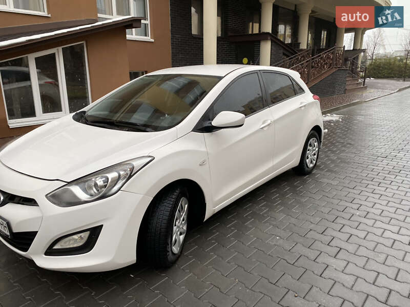 Хэтчбек Hyundai i30 2013 в Киеве