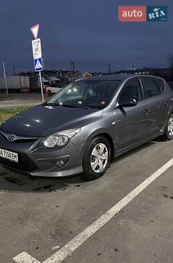 Хэтчбек Hyundai i30 2010 в Белогородке