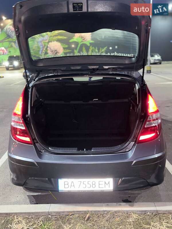 Хэтчбек Hyundai i30 2010 в Белогородке