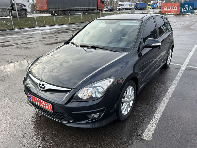 Хетчбек Hyundai i30 2011 в Ковелі