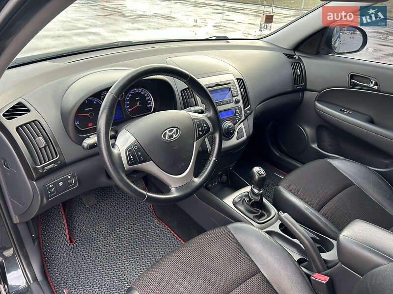 Хетчбек Hyundai i30 2011 в Ковелі