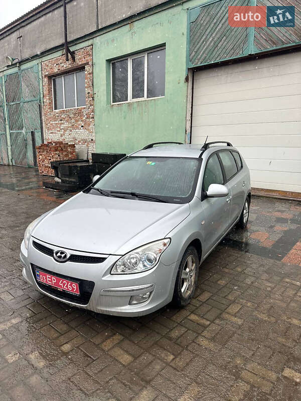 Універсал Hyundai i30 2009 в Сумах