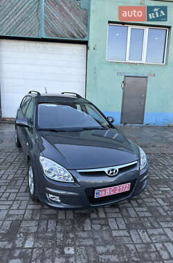 Универсал Hyundai i30 2009 в Сумах