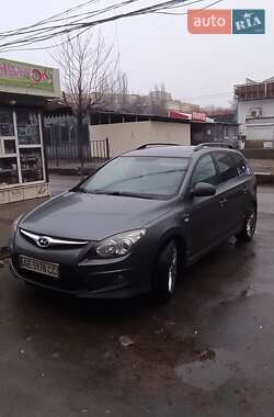 Універсал Hyundai i30 2010 в Дніпрі