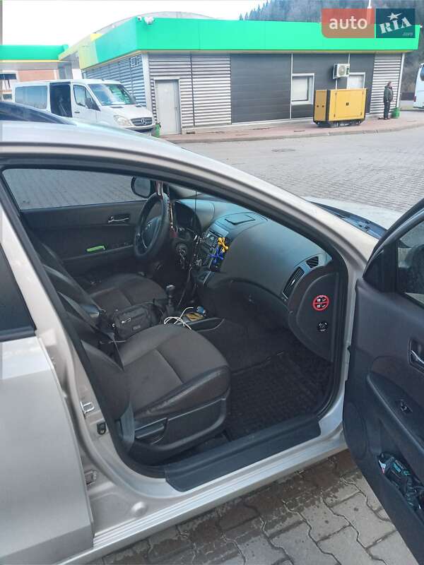 Универсал Hyundai i30 2008 в Ивано-Франковске фото 4 Универсал Hyundai i30 2008 в Ивано-Франковске