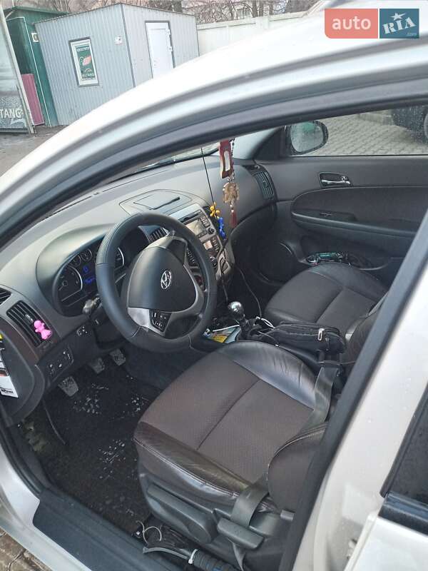 Универсал Hyundai i30 2008 в Ивано-Франковске фото 8 Универсал Hyundai i30 2008 в Ивано-Франковске