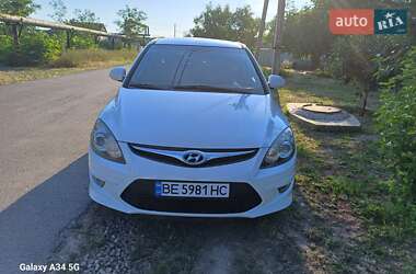 Хэтчбек Hyundai i30 2010 в 
