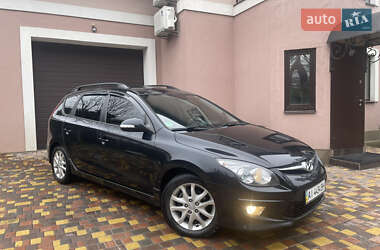 Универсал Hyundai i30 2010 в 