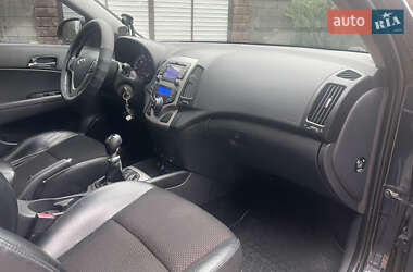 Универсал Hyundai i30 2010 в 