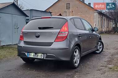 Хетчбек Hyundai i30 2011 в Полтаві