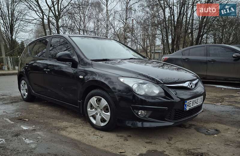 Хетчбек Hyundai i30 2011 в Сумах