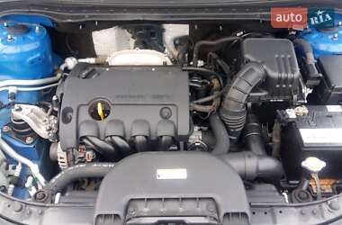 Хэтчбек Hyundai i30 2010 в 