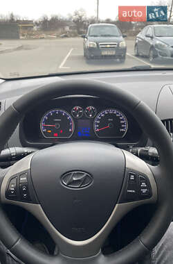 Хэтчбек Hyundai i30 2008 в 