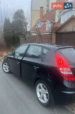 Хетчбек Hyundai i30 2009 в 
