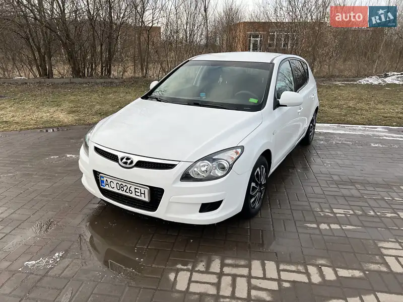 Хетчбек Hyundai i30 2009 в 