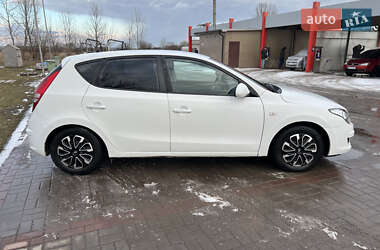 Хэтчбек Hyundai i30 2009 в 