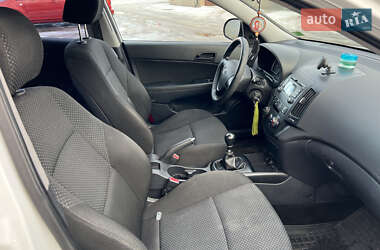 Хэтчбек Hyundai i30 2009 в 