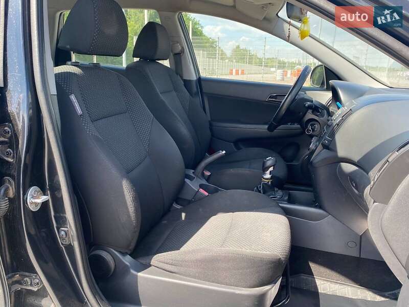 Універсал Hyundai i30 2010 в Львові