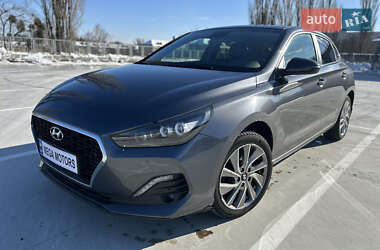 Фастбэк Hyundai i30 2019 в 