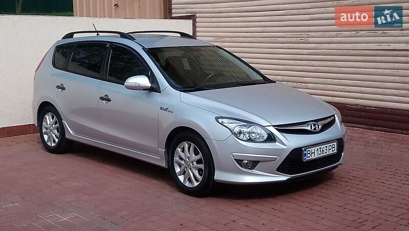 Универсал Hyundai i30 2011 в Одессе