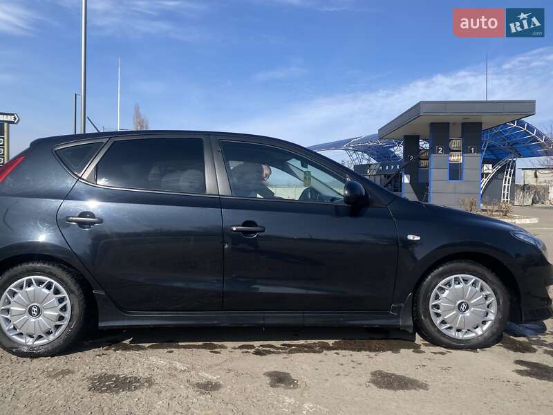 Хетчбек Hyundai i30 2009 в Покрові
