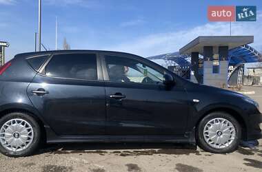 Хэтчбек Hyundai i30 2009 в 