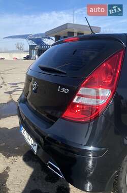 Хэтчбек Hyundai i30 2009 в 