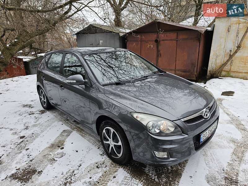 Хэтчбек Hyundai i30 2009 в Киеве