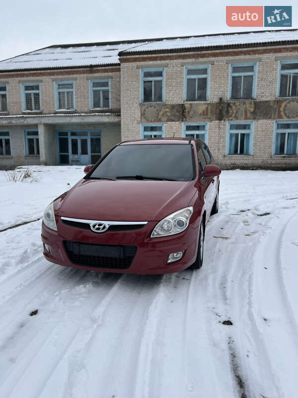 Хетчбек Hyundai i30 2008 в Валках