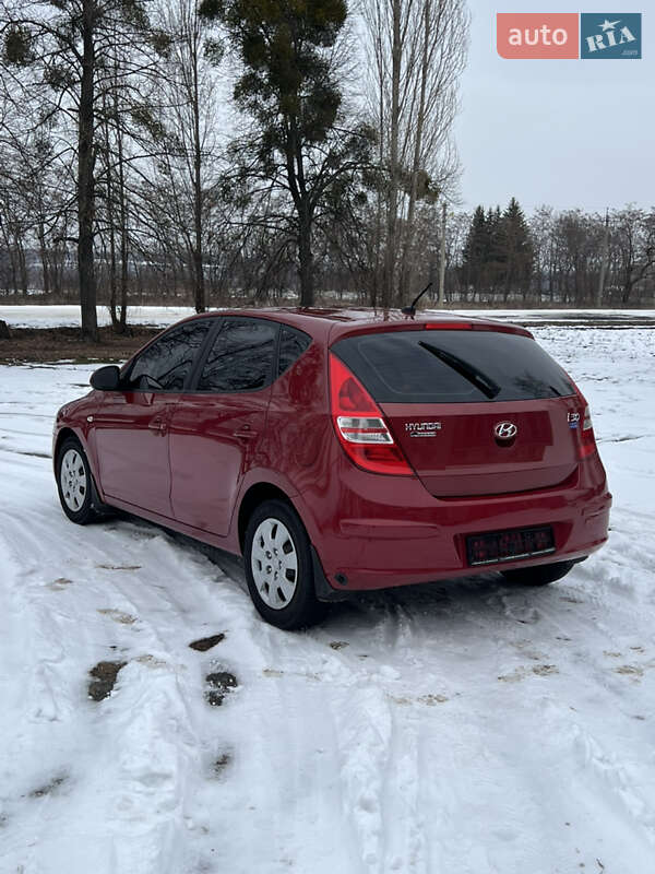 Хетчбек Hyundai i30 2008 в Валках