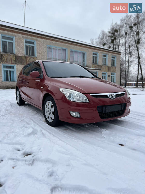 Хетчбек Hyundai i30 2008 в Валках