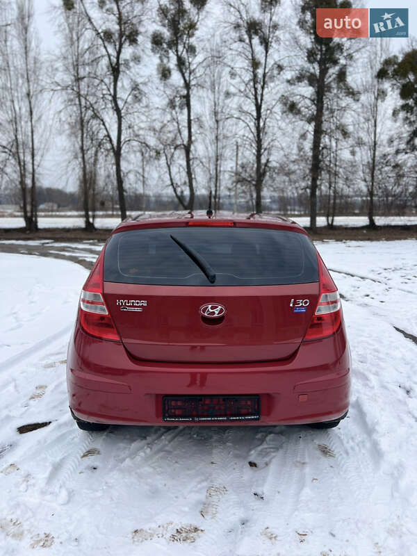 Хетчбек Hyundai i30 2008 в Валках