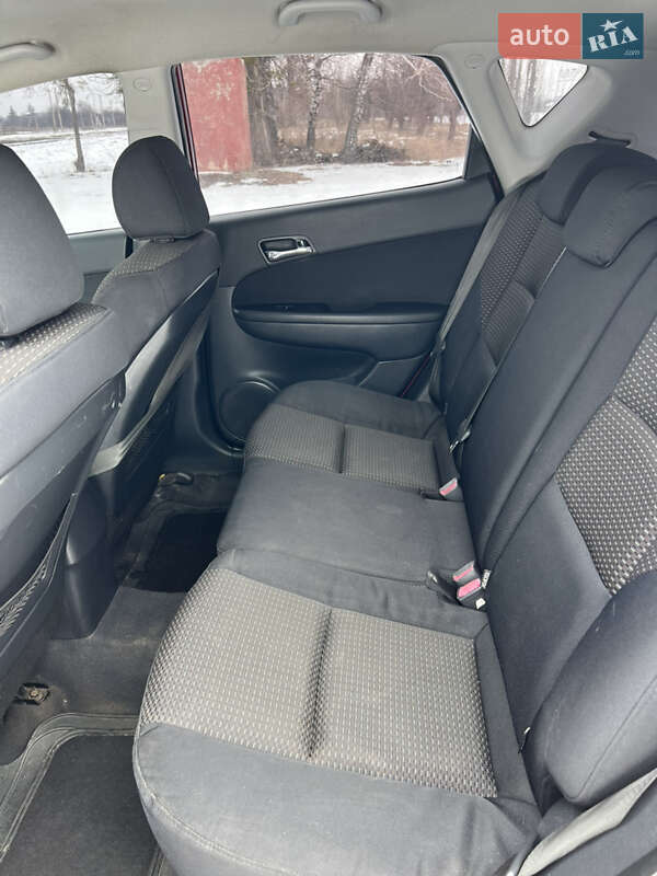 Хетчбек Hyundai i30 2008 в Валках