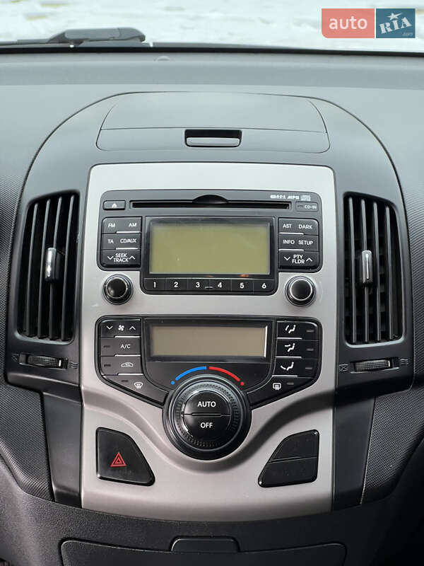 Хетчбек Hyundai i30 2008 в Валках
