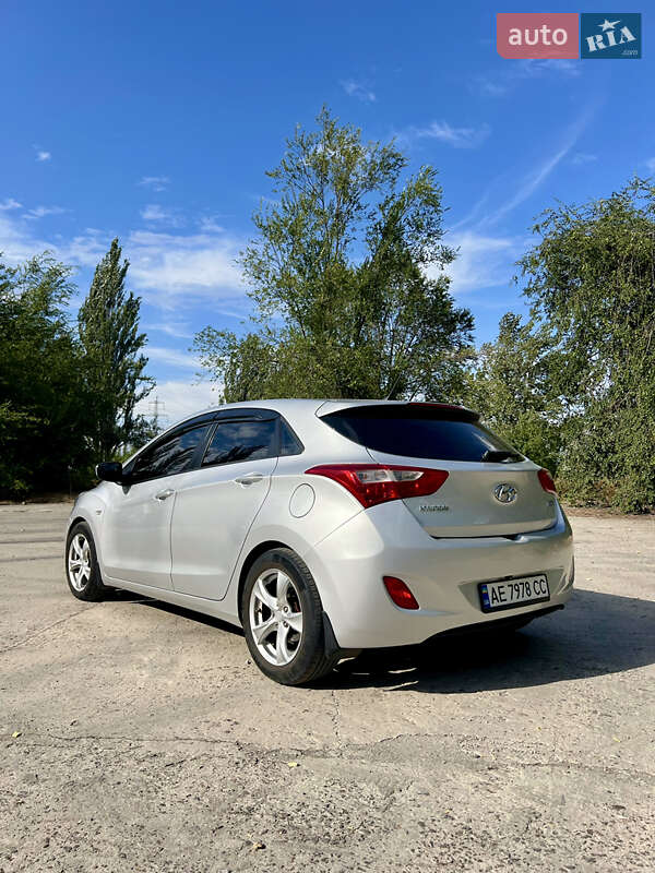 Хэтчбек Hyundai i30 2013 в Кривом Роге
