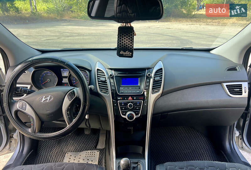 Хэтчбек Hyundai i30 2013 в Кривом Роге