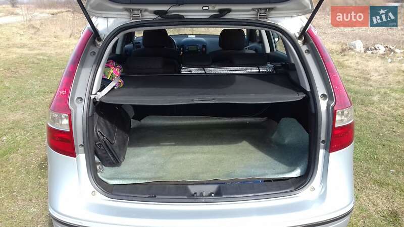 Универсал Hyundai i30 2009 в Калуше