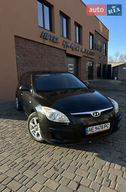 Хетчбек Hyundai i30 2007 в Новомосковську