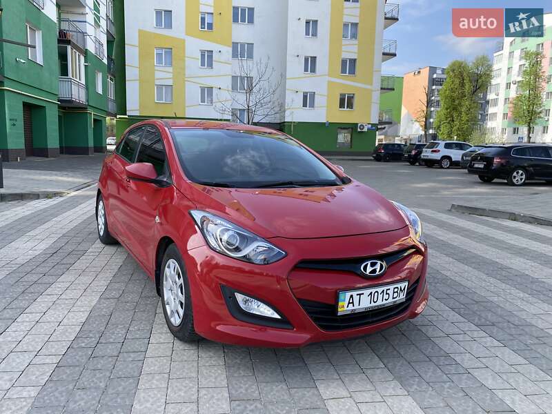 Хэтчбек Hyundai i30 2013 в Ивано-Франковске