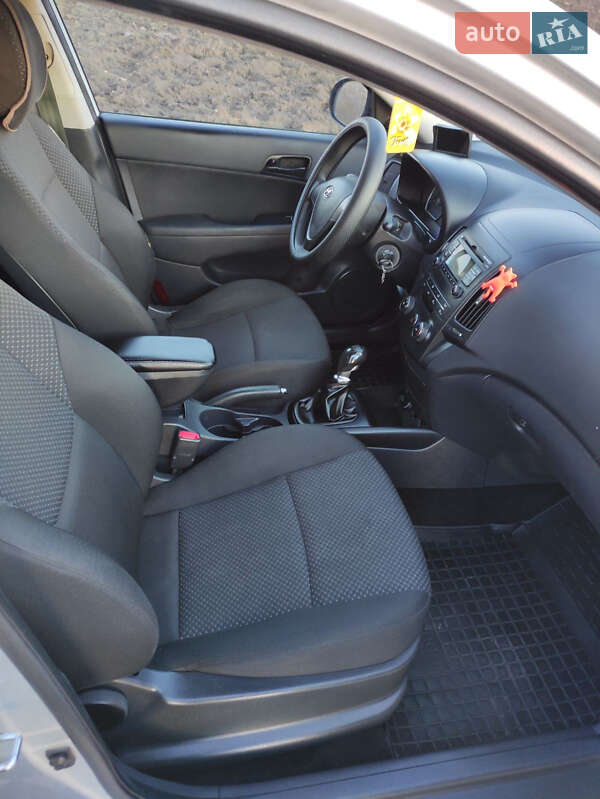 Хетчбек Hyundai i30 2011 в Підволочиську